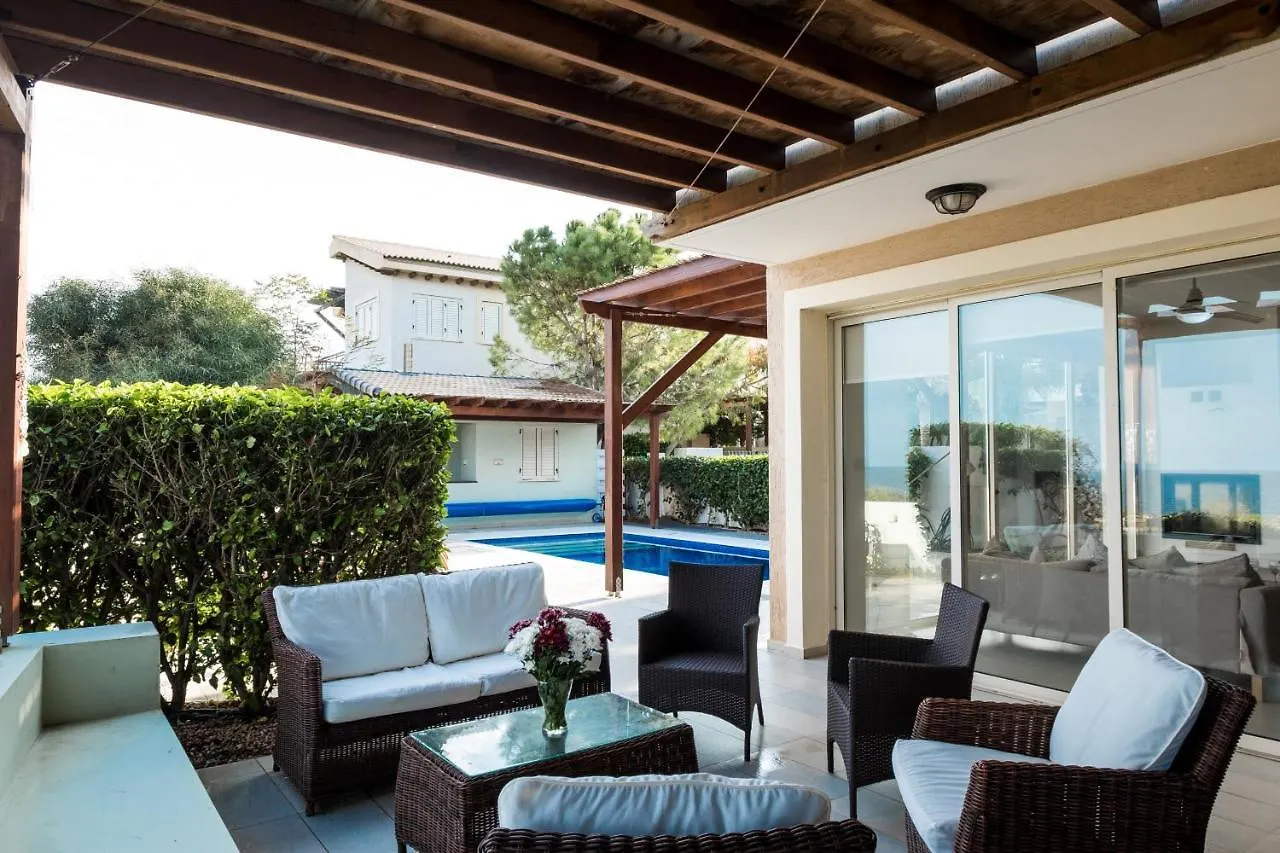 Protaras Artisan Seafront Villa 7 0*,